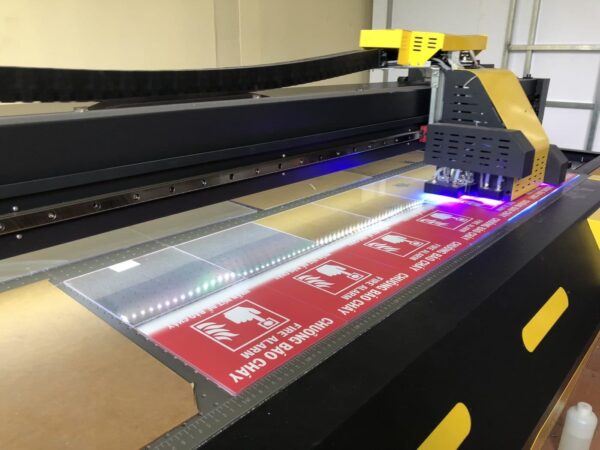 uv tren alu 600x450 1